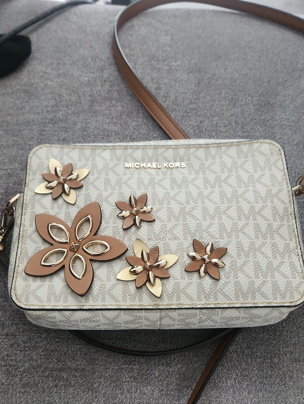 Michael Kors Beige Floral Appliqué Crossbody Camera Bag Like New